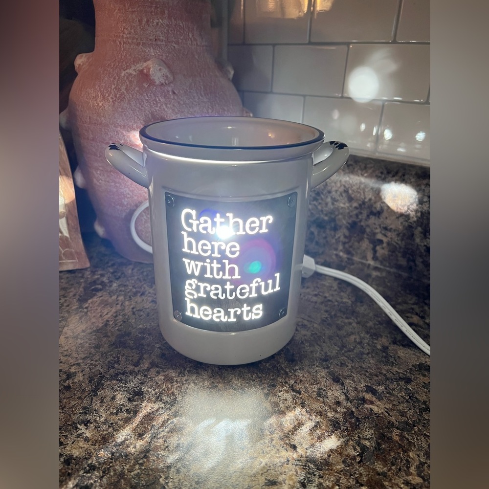 Scentsy “Gather Here With Grateful Hearts” warmer